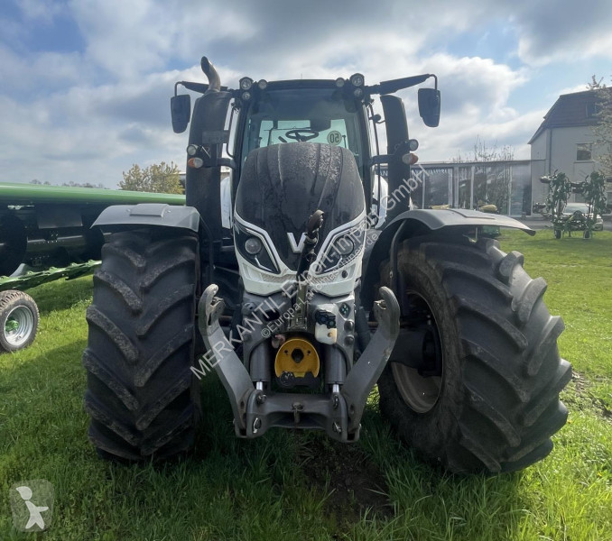 Traktor Valtra Versu
