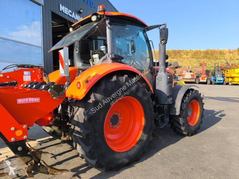 Kubota M7153 tractor