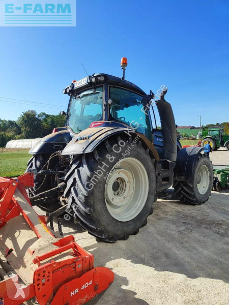 Valtra  t194 tractor