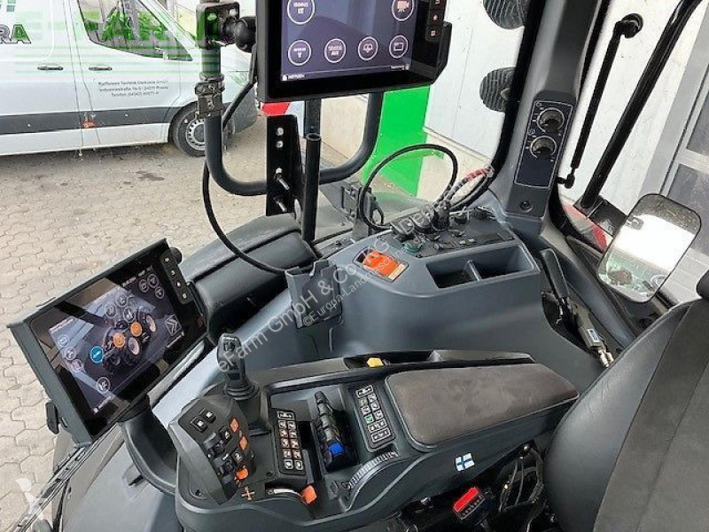 Landbrugstraktor Valtra  q305