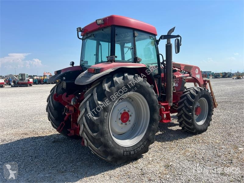 Tractor  MC135