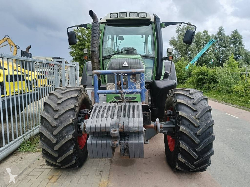 Lantbrukstraktor Fendt 712 Vario TMS fronthef...