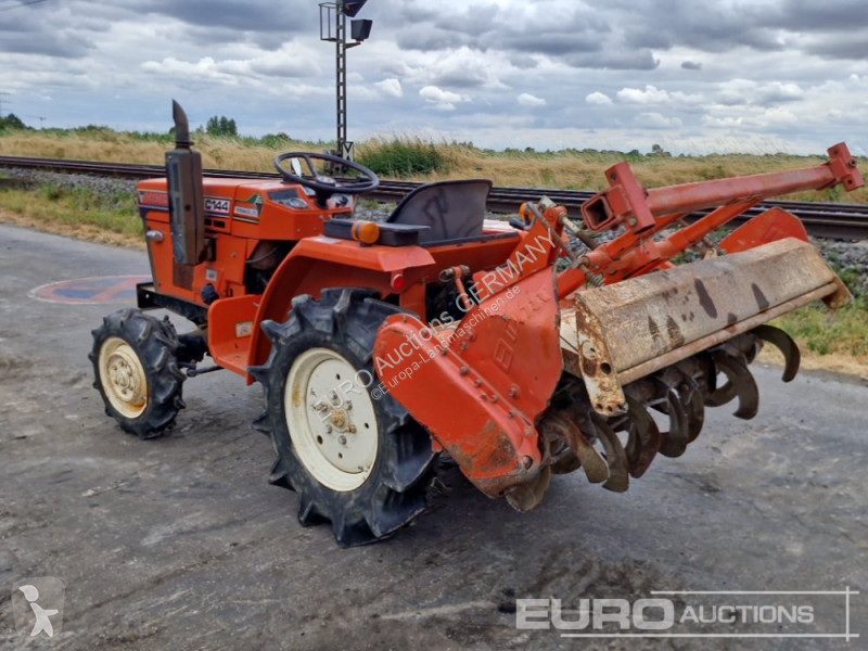 Lantbrukstraktor Hinomoto C144