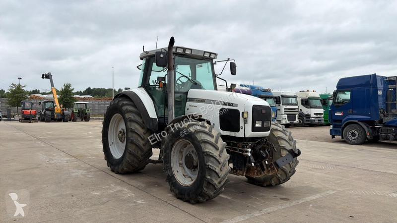 Lantbrukstraktor Massey Ferguson 8220 POWER...