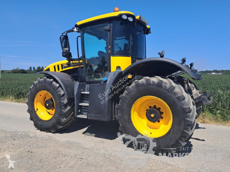 Сільськогосподарський трактор JCB FASTRAC 4220