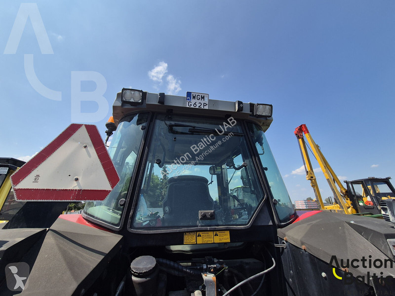 Трактор Massey Ferguson 6255
