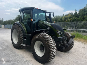 Tractor Valtra