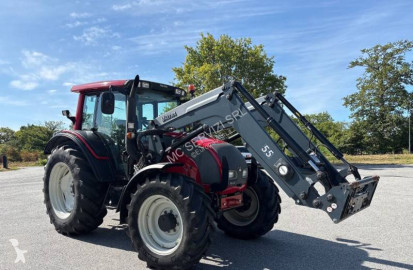 Tracteur agricole Valtra
