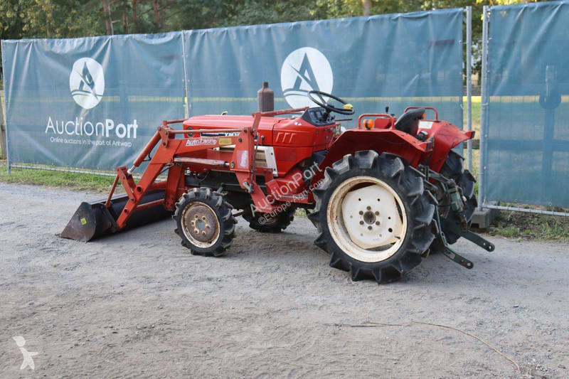 جرار زراعي Yanmar YM1802D