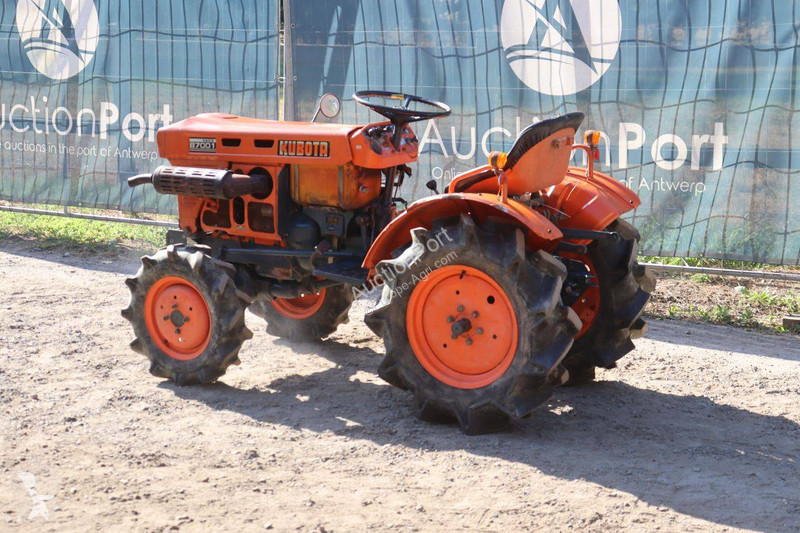 Tractor Kubota B7001