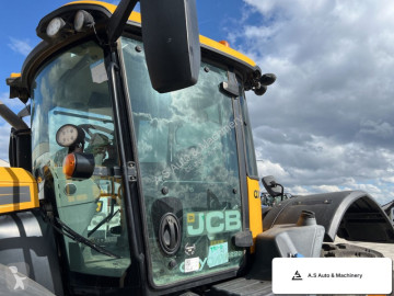 Tractor JCB