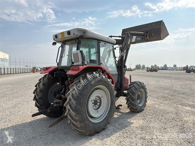 Сільськогосподарський трактор Massey Ferguson 4345