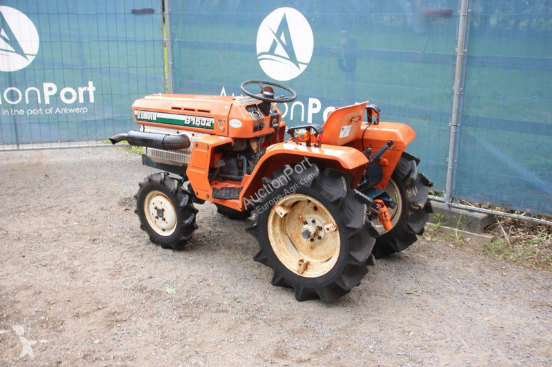 Сільськогосподарський трактор Kubota B1502DT