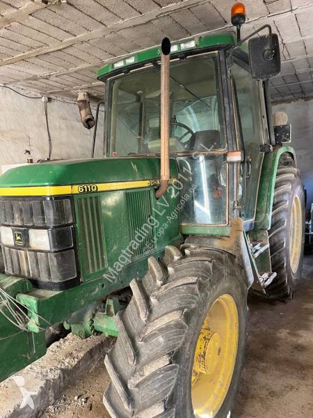 Сільськогосподарський трактор John Deere 6110