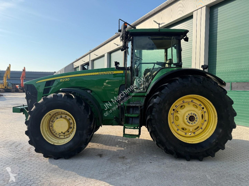 Tractor John Deere 8230 PowerShift - NO TLS
