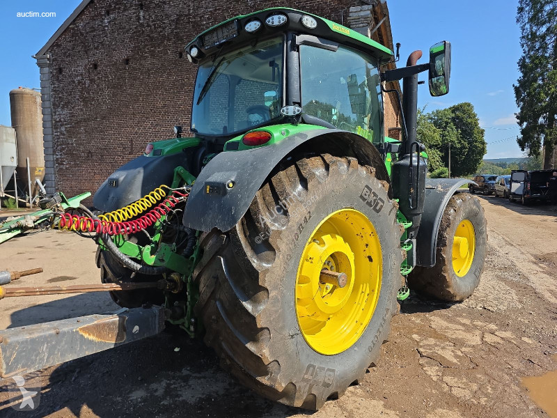 Ciągnik John Deere e18 6r215