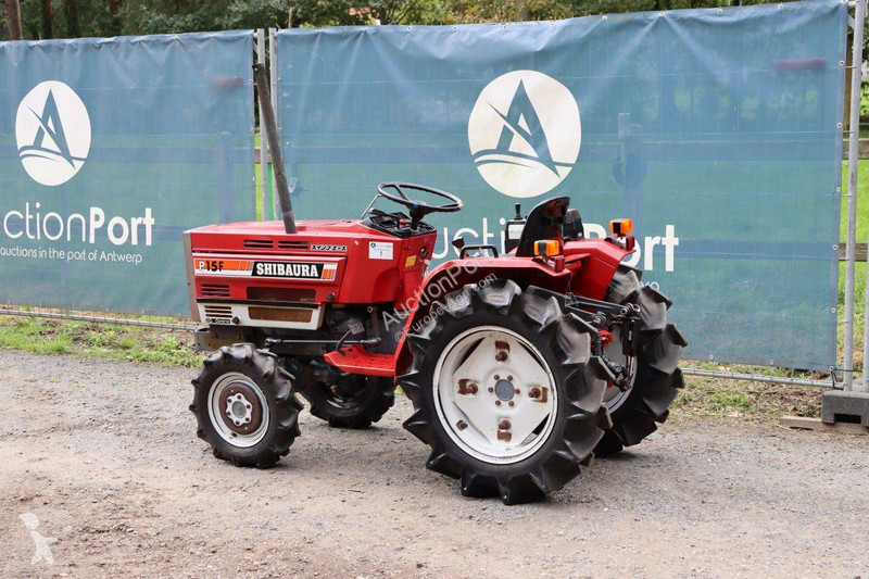 Shibaura P15F tractor