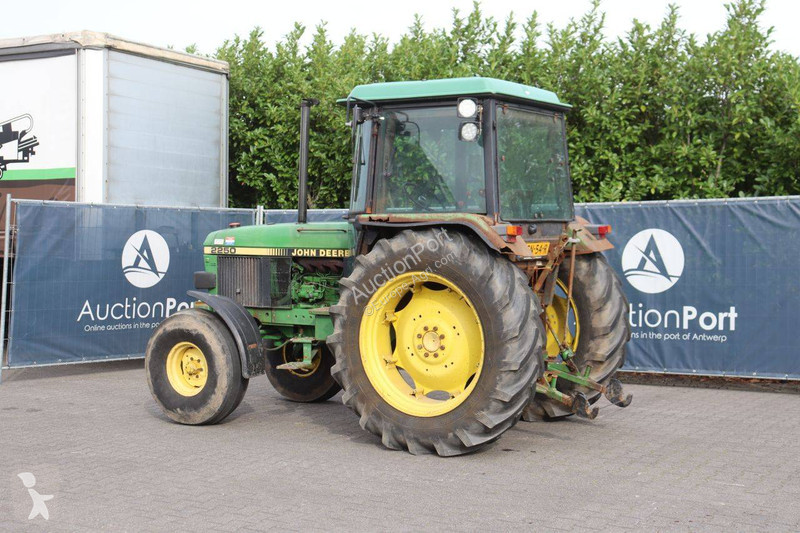 John Deere 2250 tractor