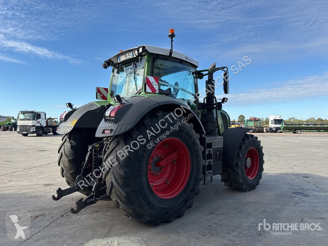 Fendt  824 Vario tractor