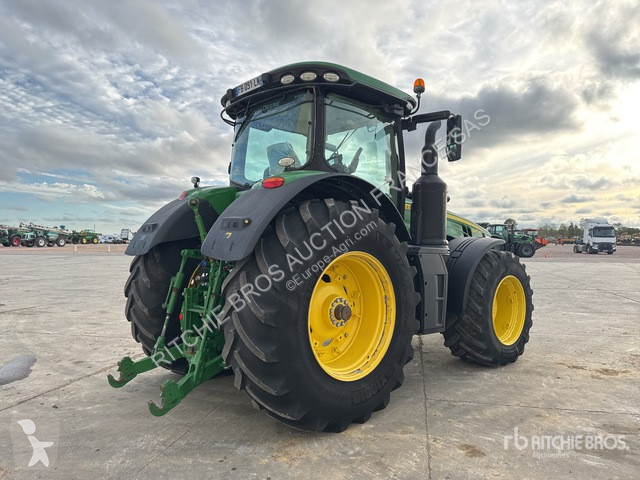 John Deere 8370R tractor
