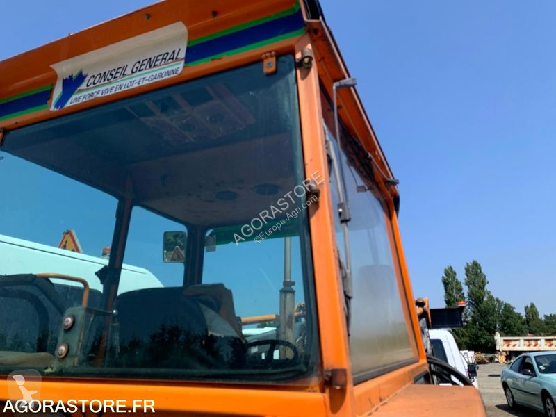 Tractor agrícola Renault 800M