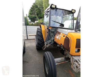 Jiný traktor