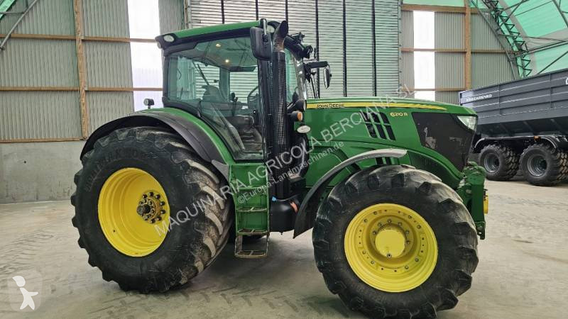 Tractor agrícola John Deere 6210R