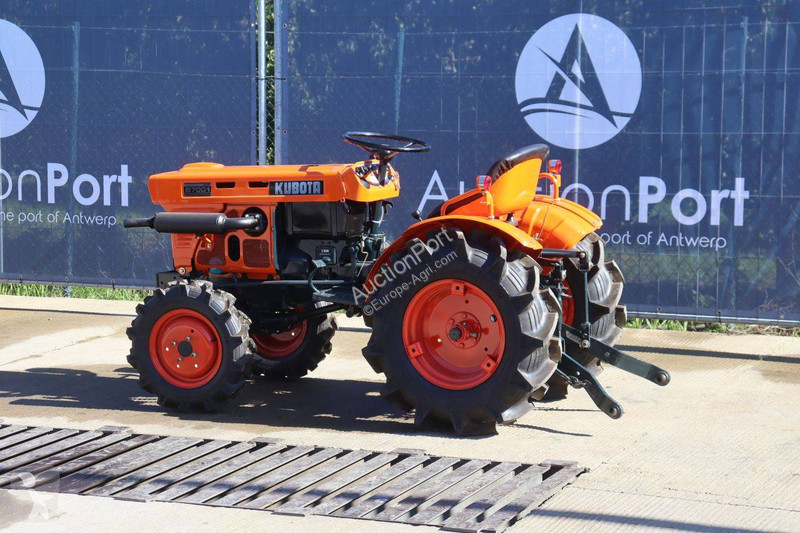 Tractor agrícola Kubota B7001DT