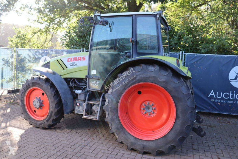 Tractor agrícola Claas 340 AXOS