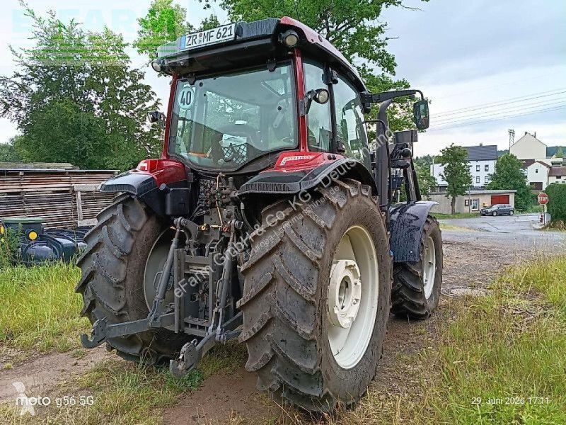 Tracteur agricole Valtra  a114 mit frontlader...