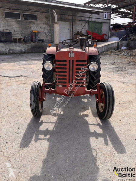 Tractor Mc Cormick Farmall D-324