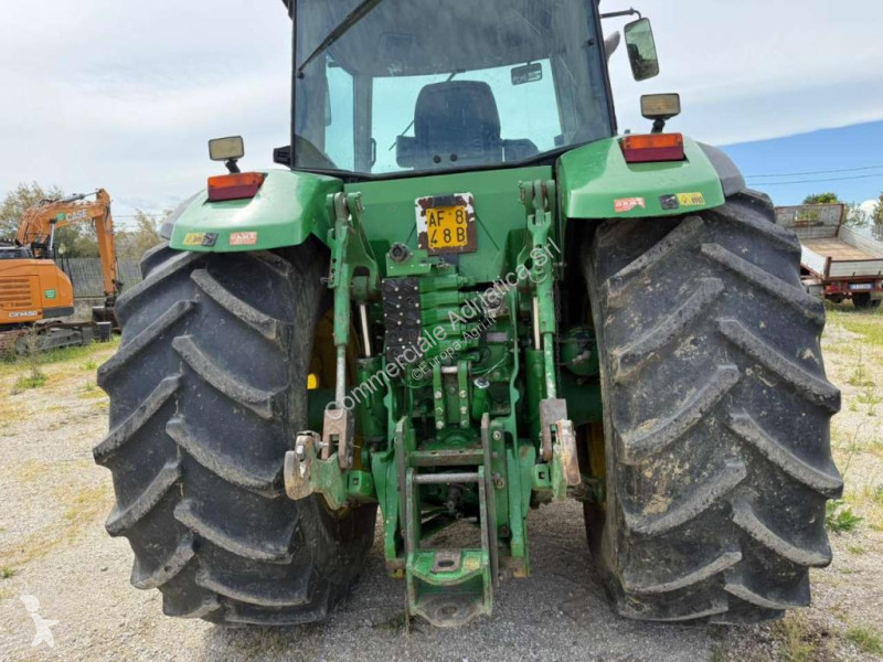 Tracteur agricole John Deere 8200