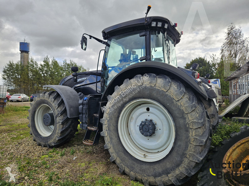 Tracteur agricole Valtra