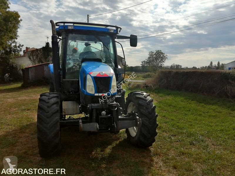 Tracteur agricole New Holland TSA 100