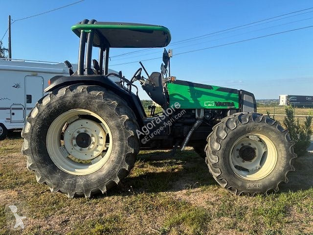Zemědělský traktor Valtra 800