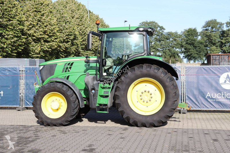 Zemědělský traktor John Deere 6195R