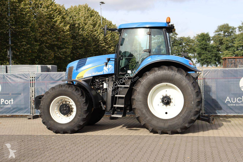 Zemědělský traktor New Holland T8020