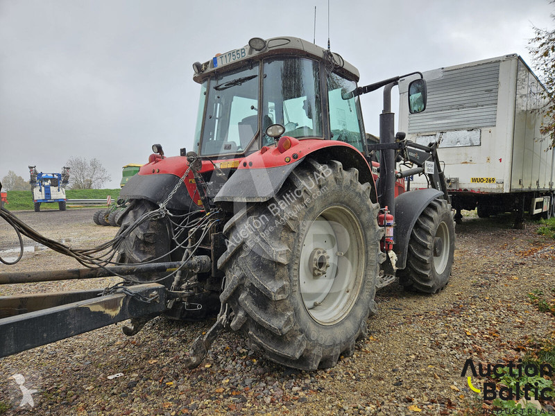 Zemědělský traktor Massey Ferguson 6480