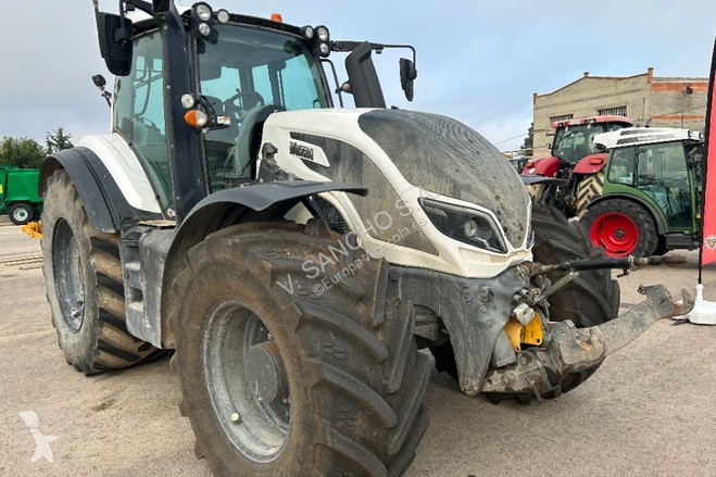 Tractor agrícola Valtra T 254 VERSU