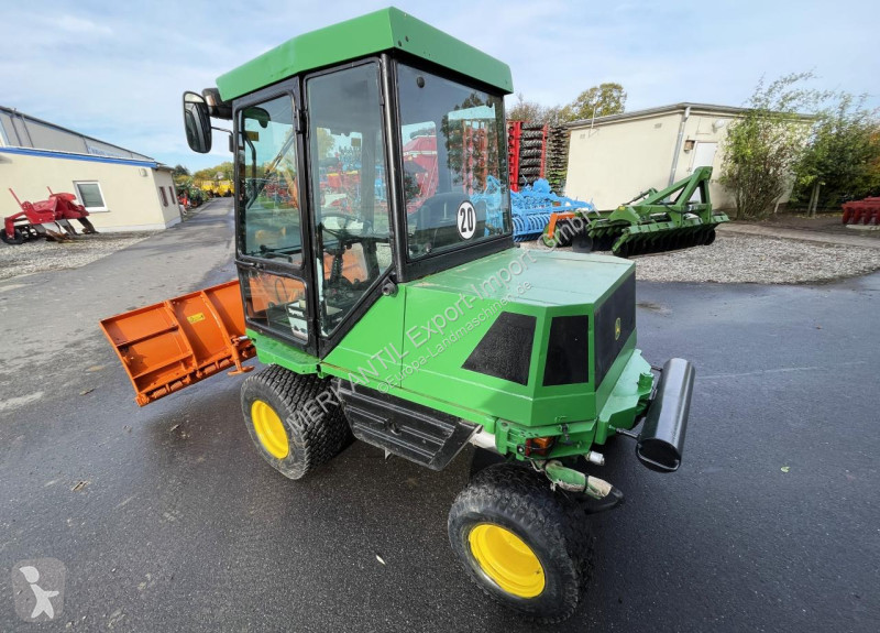 Tractor John Deere 1505 SCHNEESCHILD + MULCHER