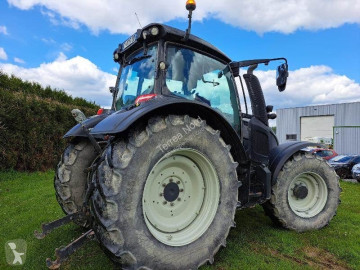 Tractor Valtra