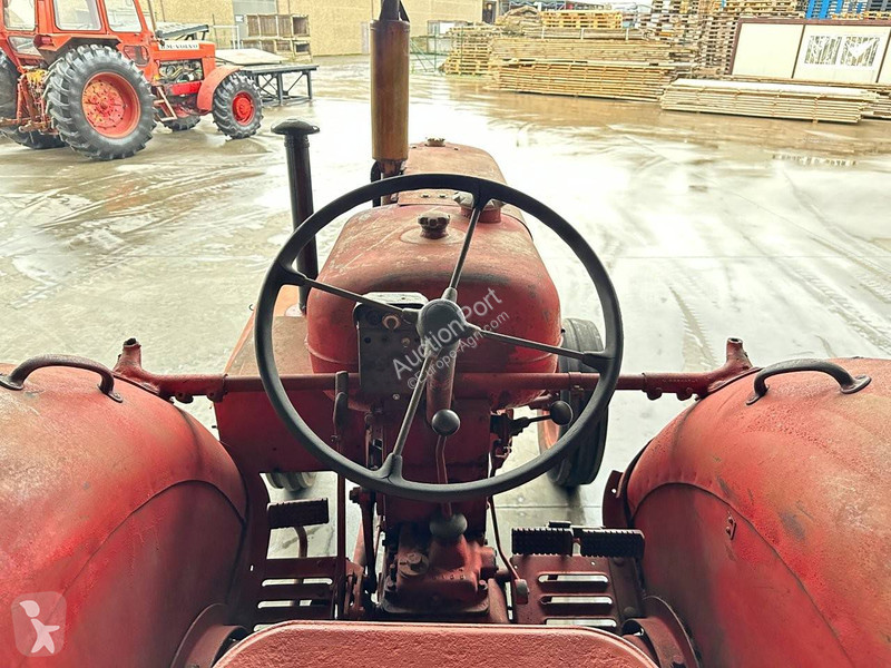 Tractor Volvo 470