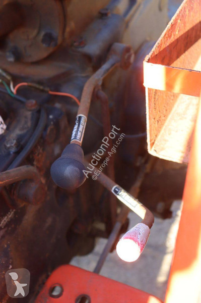 Zemědělský traktor Hinomoto E264