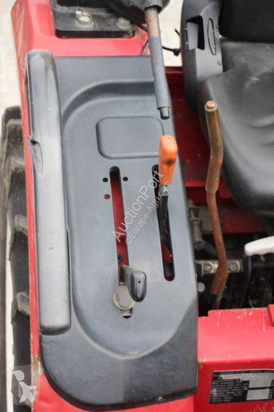 Tractor Shibaura ST318H