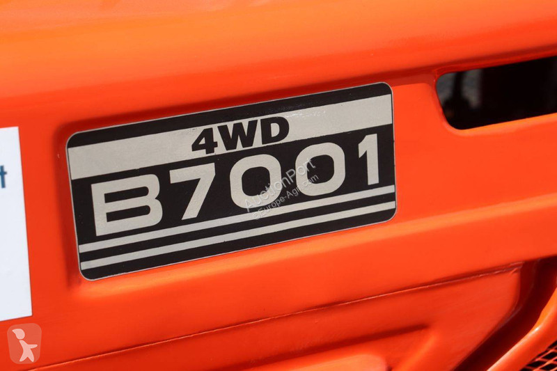 Сільськогосподарський трактор Kubota B7001
