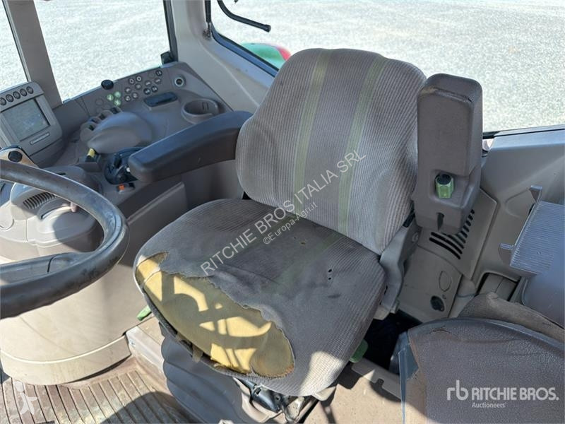 Tractor John Deere 6930 4WD Tractor