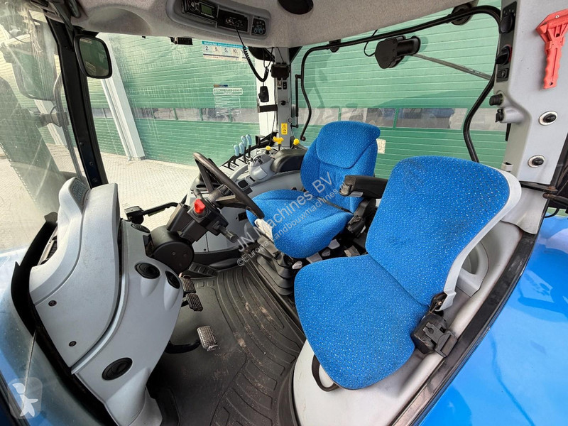 Mezőgazdasági traktor New Holland T6050