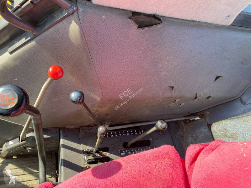 Tractor Renault 330  endommagé