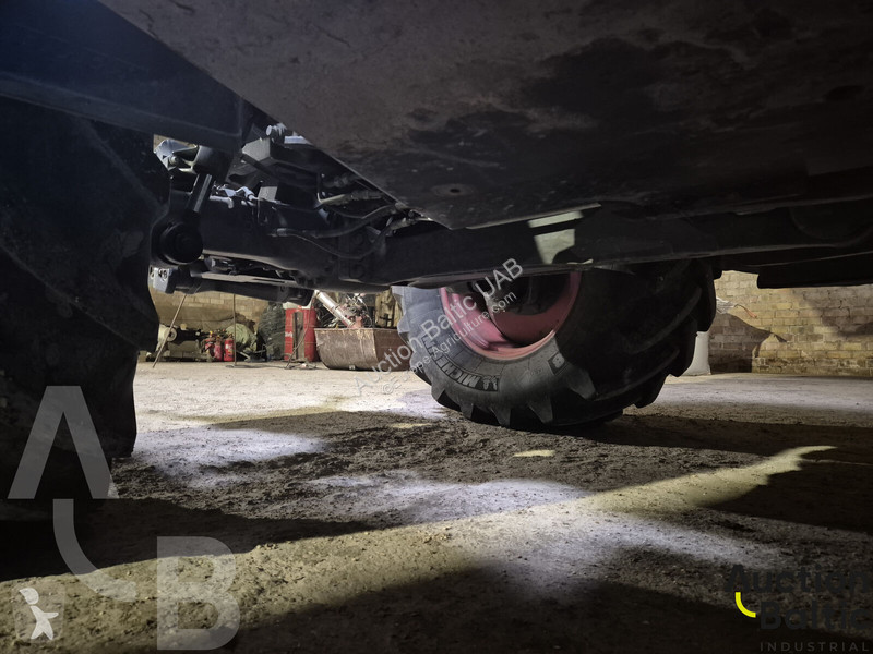 Trattore Claas Arion 650
