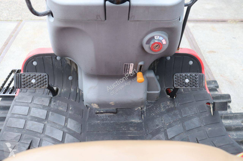 Zemědělský traktor Yanmar CT118